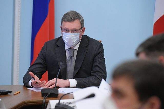Омский губернатор рассказал, почему лечился от COVID-19 в Москве