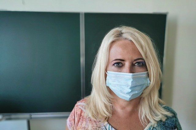 В Красноярске за последнюю неделю коронавирусом заразились 150 учителей