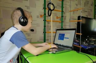 Школьники Оренбуржья с 9 ноября вернулись к дистанионному обучению.