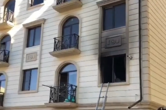 Пожар произошел в многоэтажном доме в Дербенте