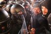 Столкновения между участниками протестной акции и полицейскими в Тбилиси. 