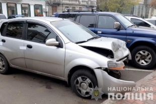В Одессе женщина угнала автомобиль такси и попала на нем в ДТП