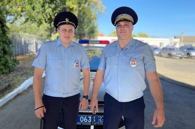 Капитан полиции Вадим Аванесян и лейтенант полиции Юрий Селин спасли в этом году ребенка.