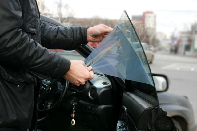 В Саратове оштрафовали почти 14 тысяч водителей за тонировку
