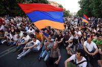 В Армении протестующие требуют сформировать новое правительство