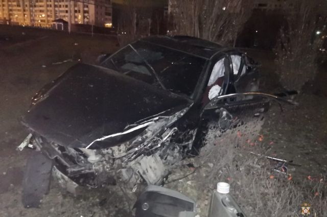 В центре Омска насмерть разбился молодой водитель «Лексуса»