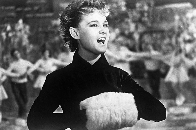 «Карнавальная ночь» (1956) — Лена Крылова.