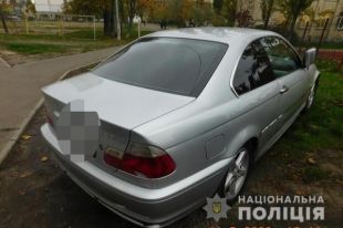 В Киеве двое мужчин похитили местного жителя и вымогали деньги.