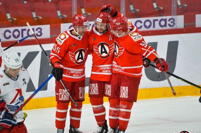 Уральские хоккеисты обыграли «Локомотив» шестой раз подряд