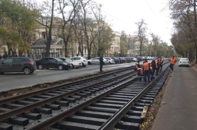 В Новочеркасске в середине декабря закончат ремонт трамвайных путей