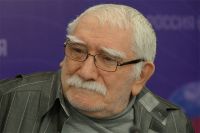 Армен Джигарханян.