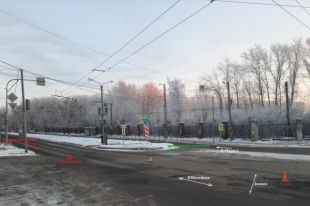 Пешеход получил травмы, его отвезли в больницу. По факту ДТП проводится проверка.