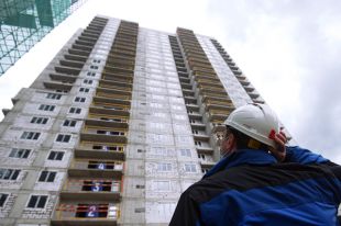 44% многоквартирных домов в стране старше 50 лет: нужно строить новые дома, чтобы сносить старые.