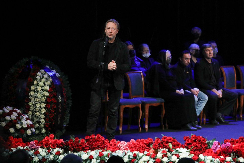 Актер Дмитрий Харатьян.