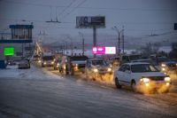 В Новосибирске неприятный запах и дымка появились в центре города и других районах.