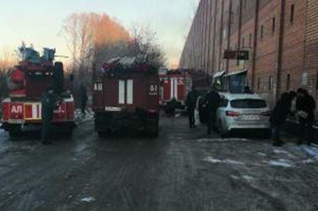 В Тольятти загорелся Гаражно-строительный кооператив на Офицерской