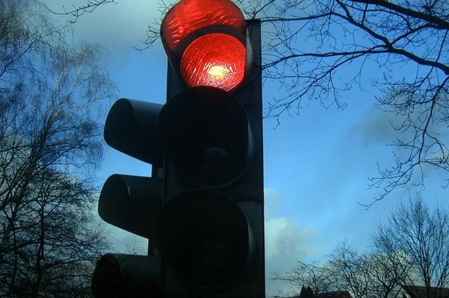 В Майкопе сбили двух пешеходов, переходивших дорогу на красный свет