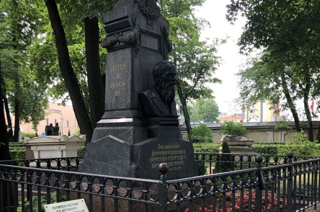 Надгробие могилы писателя было отремонтировано по инициативе и на средства Благотворительного фонда имени Погосяна Г. М.