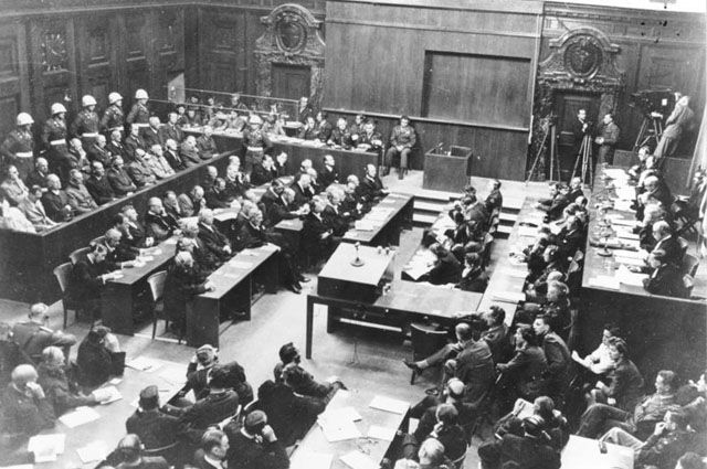 Главный зал Дворца юстиции во время Нюрнбергского процесса.