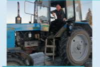 Тюменские дорожники стараются убрать снег до восьми утра