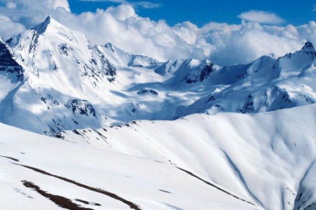 На лыжах по древним склонам. Чем удивит туристов курорт «Мамисон» в Осетии