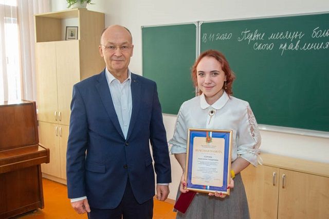 Школьница из Мурома выиграла миллион в конкурсе под патронажем В.Путина