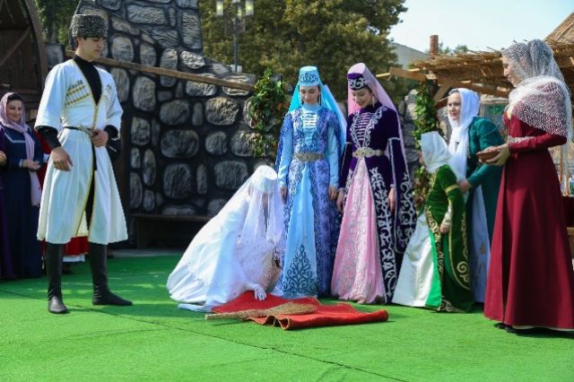 Нарушителям новых свадебных правил в Ингушетии грозят штрафами и отлучением