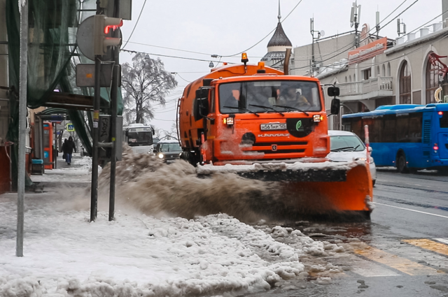 Саратовцев попросили пересесть на автобусы из-за снегопада