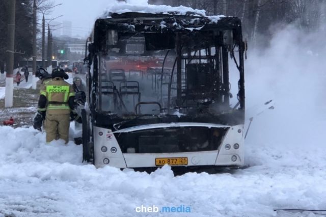В Чебоксарах на Московском проспекте сгорел городской автобус