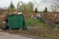 Прокуратура обнаружила свалки мусора на кладбищах в Правдинском районе