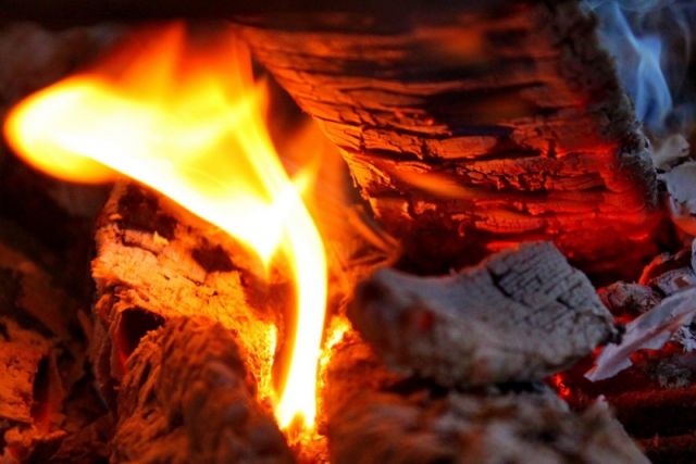 Пожар произошёл в шашлычной на Кировке в Челябинске