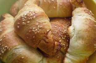 Французская выпечка: рецепт приготовления круассанов с ветчиной и сыром