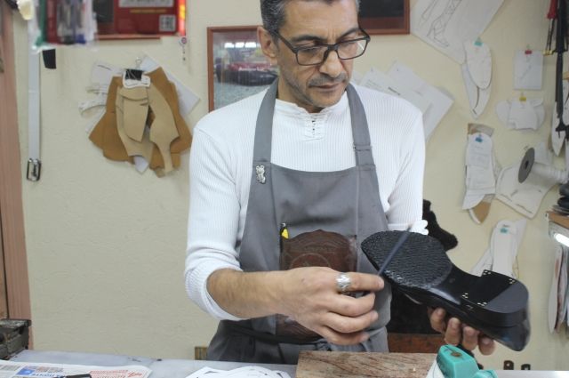 Назим Аббасов занимается обувью с самого детства.