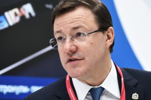 Дмитрий Азаров.
