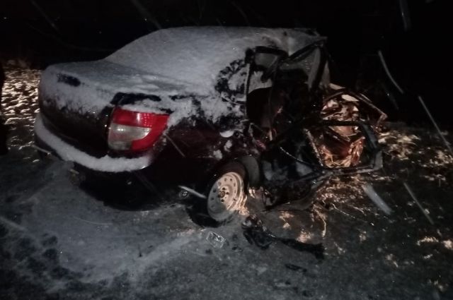 Под Оренбургом в ДТП с участием двух машин пострадали пять человек