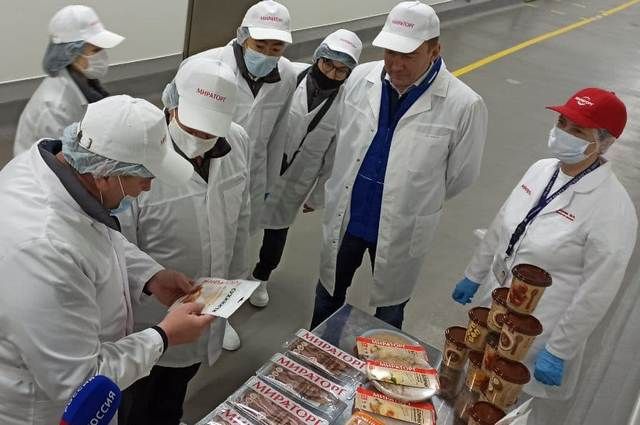 Посол Японии познакомился с производством говядины «Мираторга»