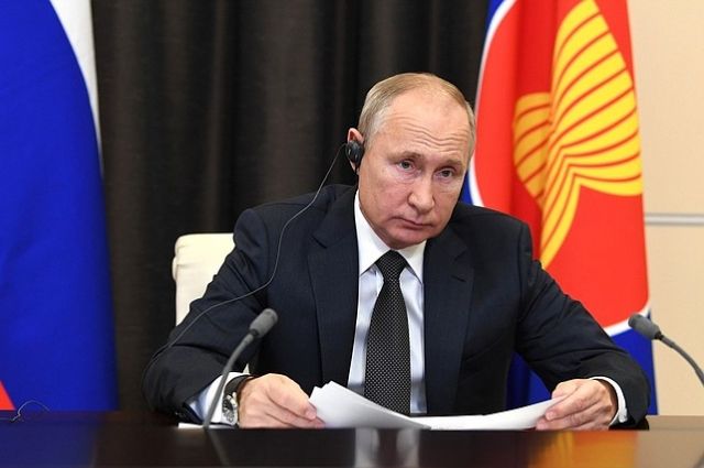 Владимир Путин поблагодарил владимирских чиновников за успехи и труд