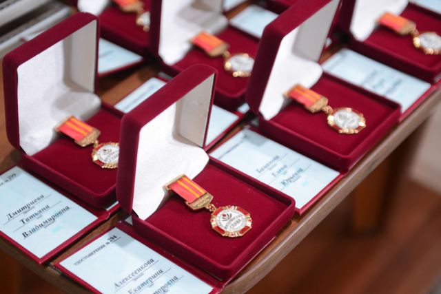 Выдающиеся югорчанки награждены медалью «Материнская слава»