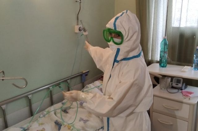 Ещё 242 жителя Омской области заболели коронавирусом