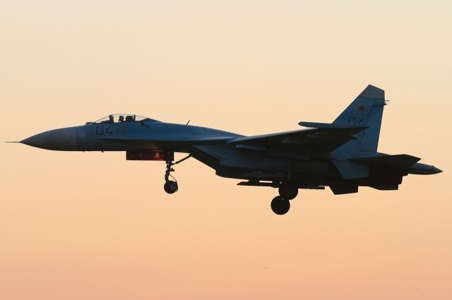 Су-27 сопроводил американский самолет-разведчик над Черным морем