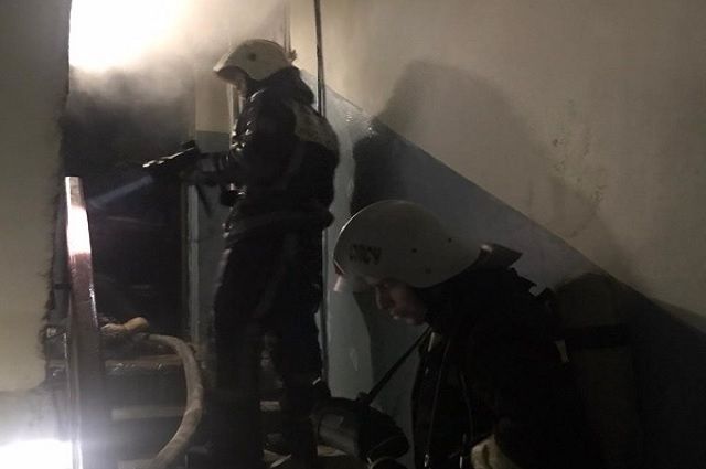 В Меленках на пожаре эвакуировали 25 жильцов и спасли из огня двух человек