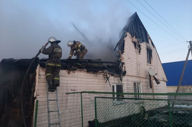 В Сердобском районе сосед спас из горящего дома женщину с двумя детьми
