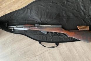 В Донецкой области задержали украинца за торговлю оружием.