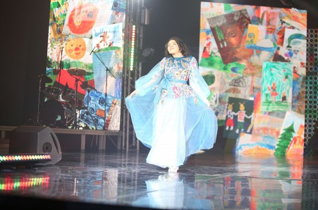 Модель "Театра костюма" Екатерина Мамыкаева в шестой раз стала участницей Fashion-шоу