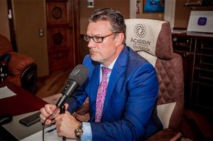 Андрей Ховратов.