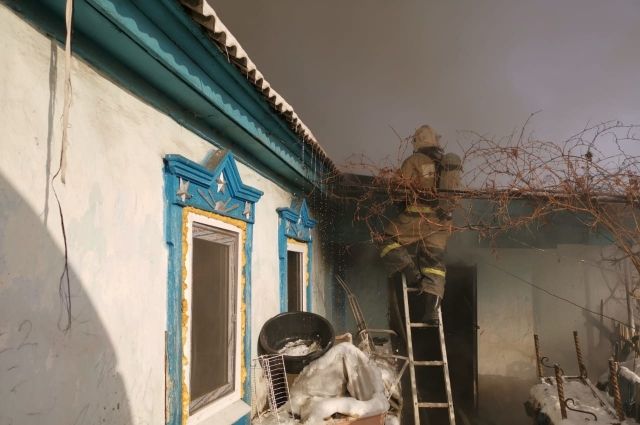 В Новотроицке на пожаре погибли трое малышей. 