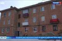 В Медногорске подрядчик ООО «Маруся Строй» отправило в зиму еще один дом без крыши.