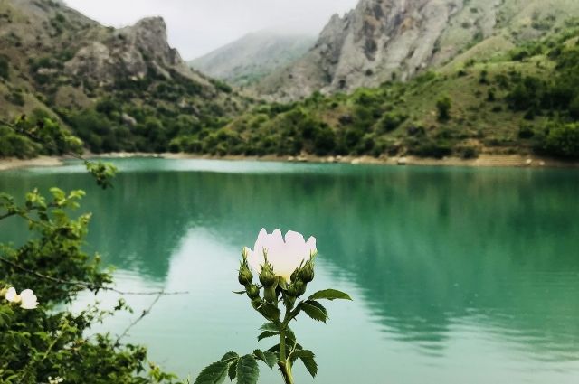 Озеро Панагия в Зеленогорье до засухи в Крыму.
