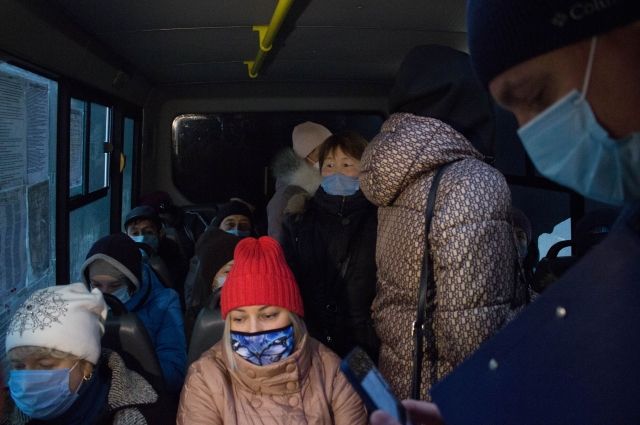 В Оренбурге за конфликт в автобусе накажут водителя и пассажира без маски