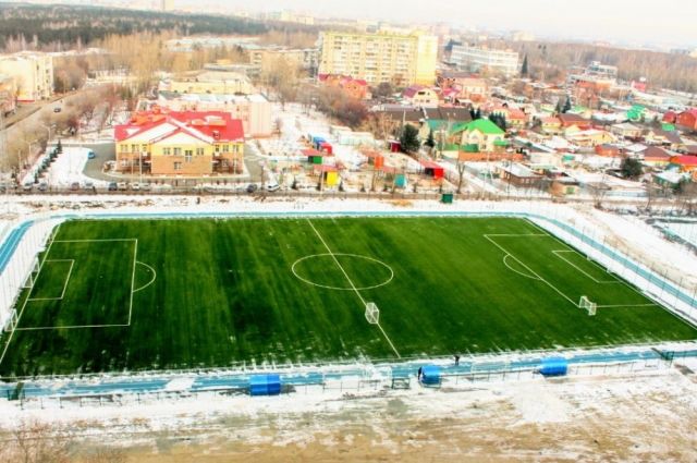 В Челябинске открыли стадион на АМЗ после дорогой реконструкции